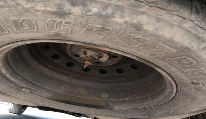 2014 Mahindra XUV500 W6, Diesel, Manual, 10,10,000 km, tyre