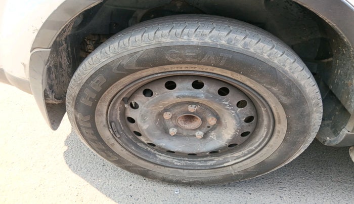 2014 Mahindra XUV500 W6, Diesel, Manual, 10,10,000 km, tyre