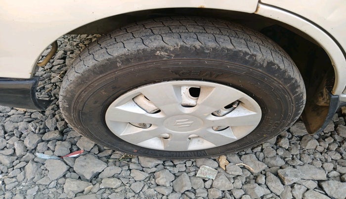 2016 Maruti Eeco 5 STR WITH A/C+HTR, Petrol, Manual, 1,08,332 km, tyre