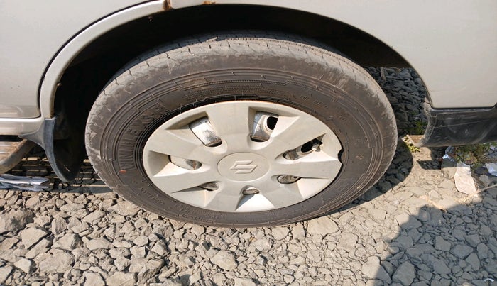 2016 Maruti Eeco 5 STR WITH A/C+HTR, Petrol, Manual, 1,08,332 km, tyre