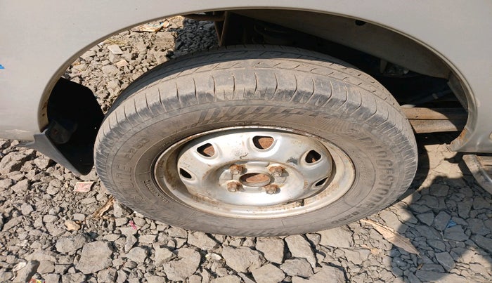 2016 Maruti Eeco 5 STR WITH A/C+HTR, Petrol, Manual, 1,08,332 km, tyre