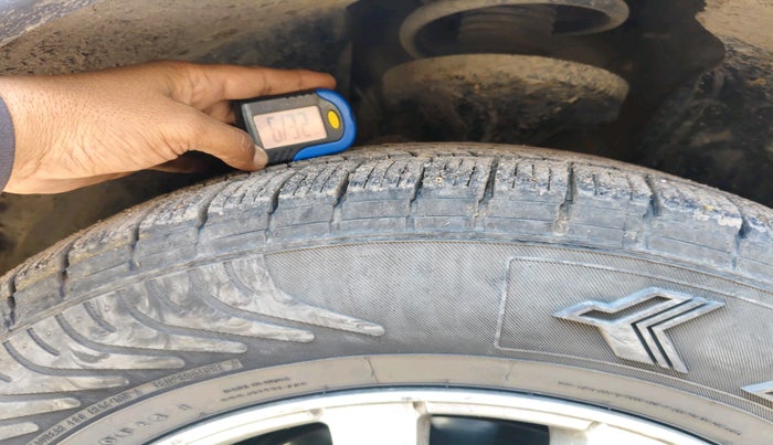 2016 Mahindra XUV500 W10, Diesel, Manual, 91,260 km, tyre