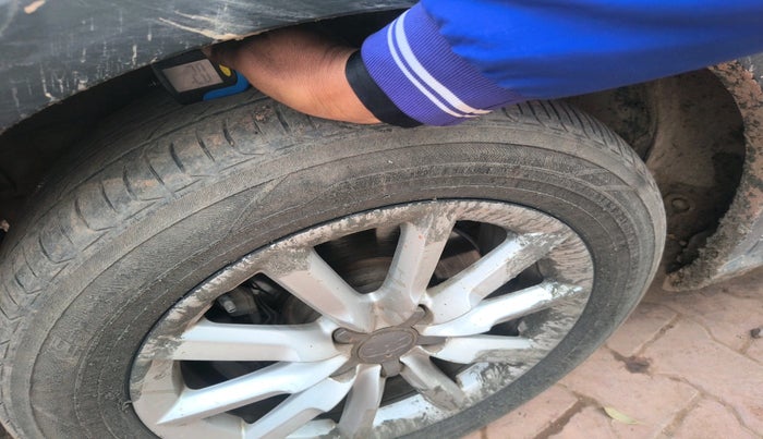 2013 Audi Q3 2.0 TDI QUATTRO, Diesel, Automatic, 1,03,373 km, tyre