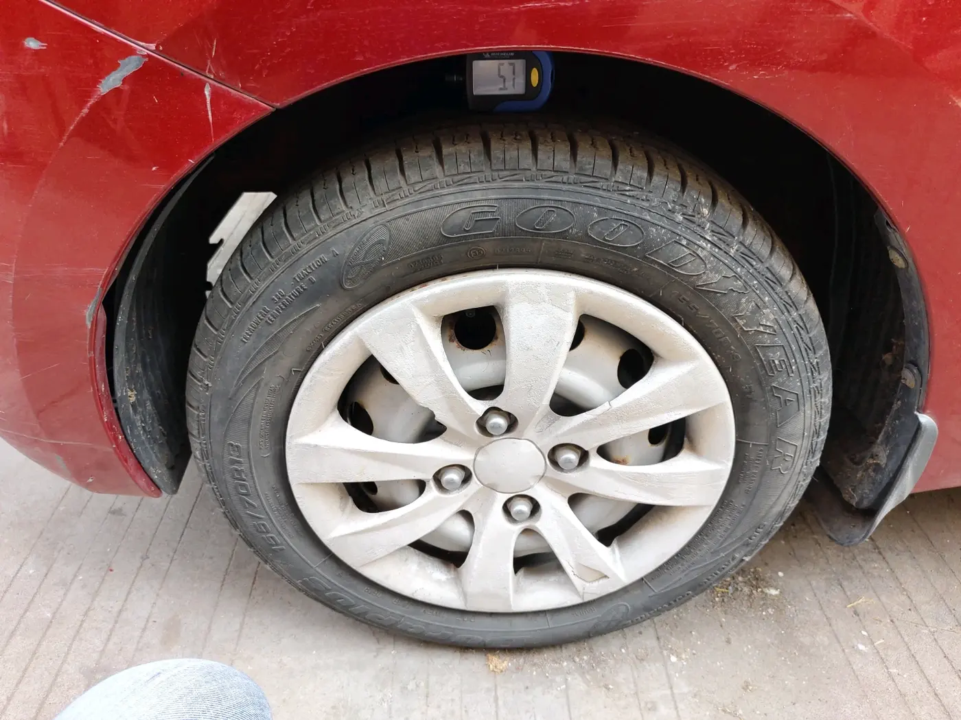 2018 Hyundai Eon ERA +, Petrol, Manual, 9,818 km, tyre