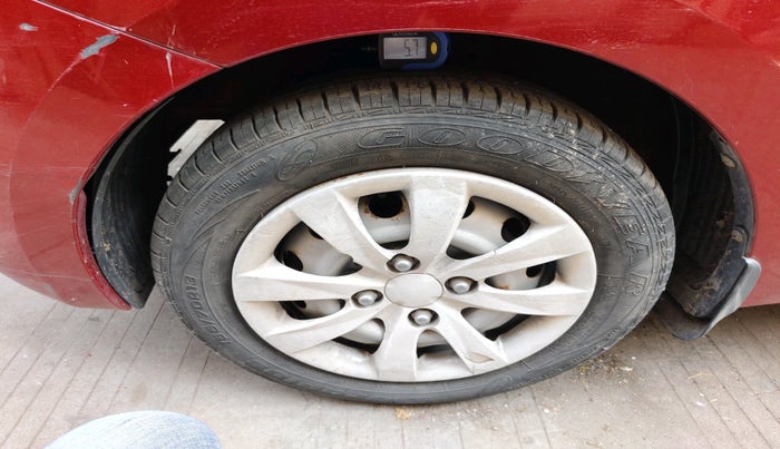 2018 Hyundai Eon ERA +, Petrol, Manual, 9,818 km, tyre