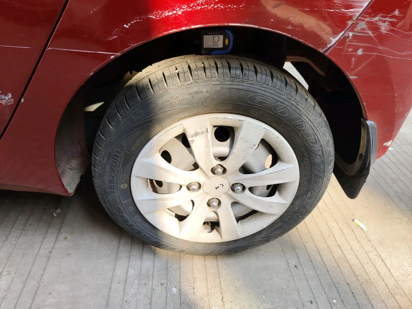 2018 Hyundai Eon ERA +, Petrol, Manual, 9,818 km, tyre