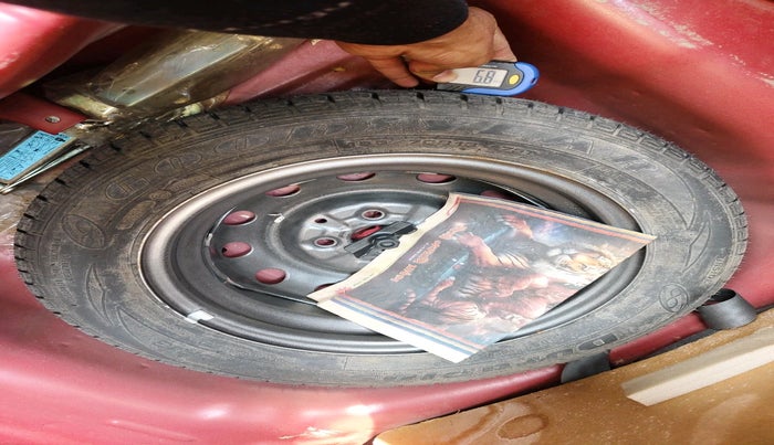 2018 Hyundai Eon ERA +, Petrol, Manual, 9,818 km, tyre