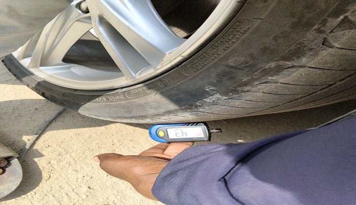 2016 Volvo S60 Momentum D4, Diesel, Automatic, 95,650 km, tyre