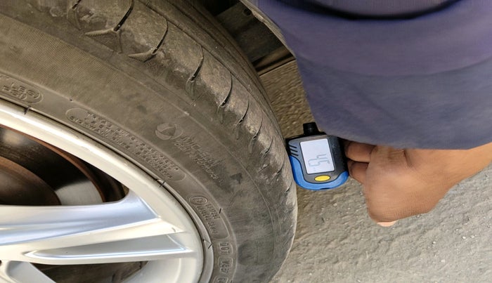 2016 Volvo S60 Momentum D4, Diesel, Automatic, 95,650 km, tyre