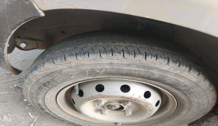 2011 Maruti Alto LX, Petrol, Manual, 73,731 km, tyre