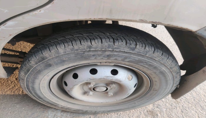 2011 Maruti Alto LX, Petrol, Manual, 73,731 km, tyre