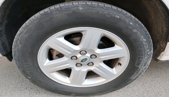 2013 Landrover Freelander 2 TD4 SE, Diesel, Automatic, 1,22,307 km, tyre