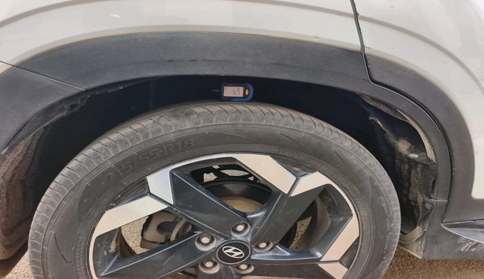 2021 Hyundai ALCAZAR 1.5 SIGNATURE (O) AT 6STR, Diesel, Automatic, 1,23,304 km, tyre