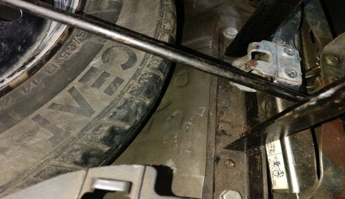 2011 Maruti Wagon R 1.0 VXI, Petrol, Manual, 92,853 km, tyre