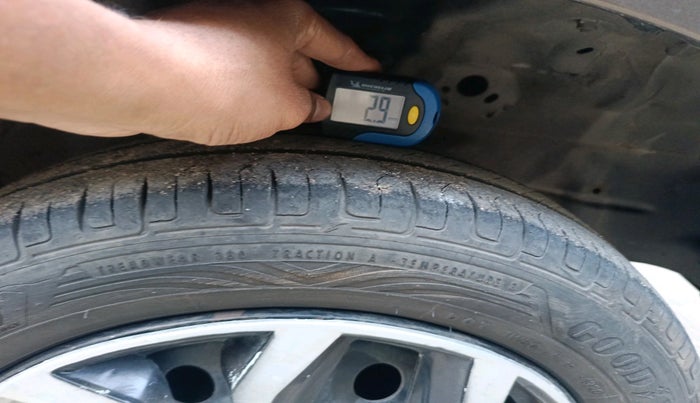 2011 Maruti Wagon R 1.0 VXI, Petrol, Manual, 92,853 km, tyre