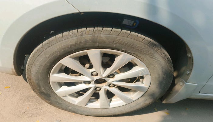 2015 Maruti Ertiga ZDI, Diesel, Manual, 1,50,671 km, tyre