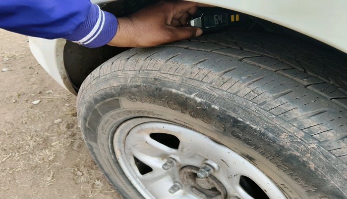 2015 Tata Safari Storme 2.2 EX 4X2, Diesel, Manual, 1,09,403 km, tyre