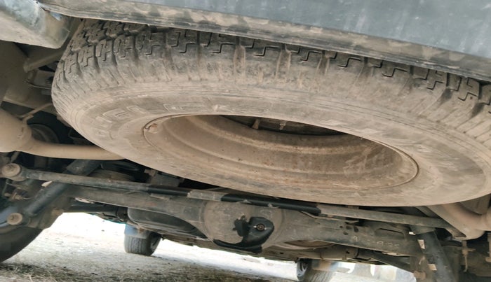 2015 Tata Safari Storme 2.2 EX 4X2, Diesel, Manual, 1,09,403 km, tyre