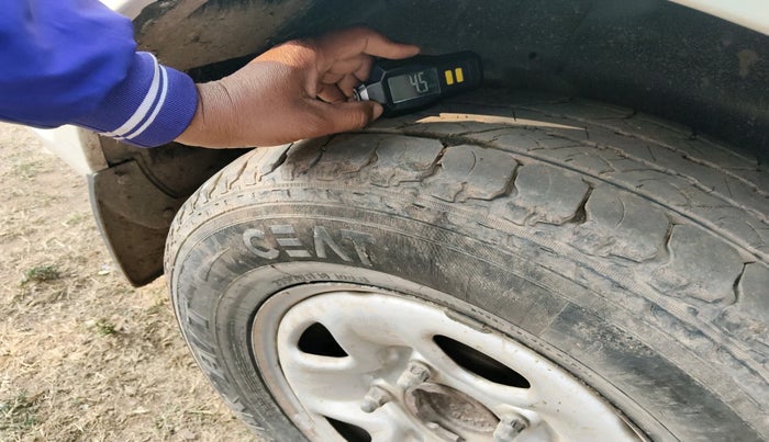 2015 Tata Safari Storme 2.2 EX 4X2, Diesel, Manual, 1,09,403 km, tyre