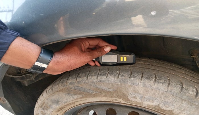 2013 Toyota Etios Liva GD, Diesel, Manual, 1,12,679 km, tyre