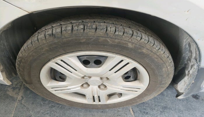 2012 Honda City 1.5L I-VTEC E MT, Petrol, Manual, 1,01,851 km, tyre