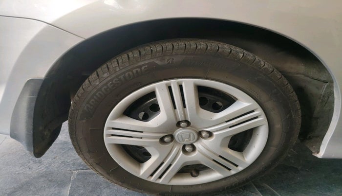 2012 Honda City 1.5L I-VTEC E MT, Petrol, Manual, 1,01,851 km, tyre