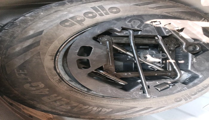 2012 Hyundai i10 MAGNA 1.2, Petrol, Manual, 64,228 km, tyre