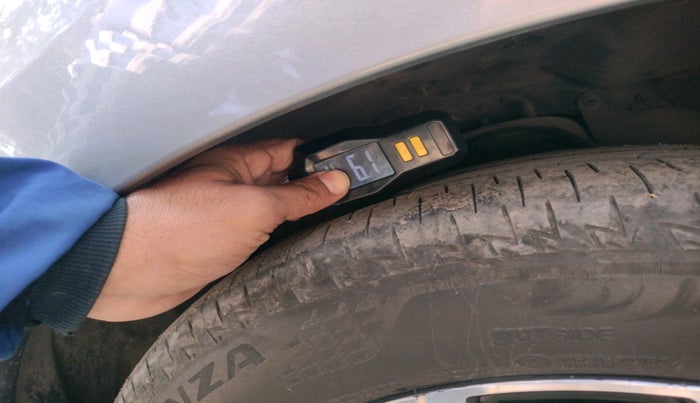 2021 Toyota Innova Crysta 2.4 ZX AT 7 STR, Diesel, Automatic, 91,040 km, tyre