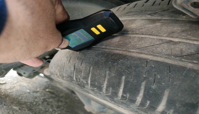 2021 Toyota Innova Crysta 2.4 ZX AT 7 STR, Diesel, Automatic, 91,040 km, tyre