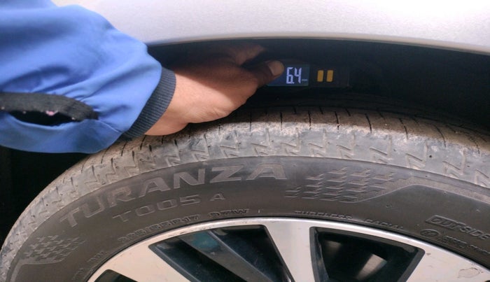 2021 Toyota Innova Crysta 2.4 ZX AT 7 STR, Diesel, Automatic, 91,040 km, tyre