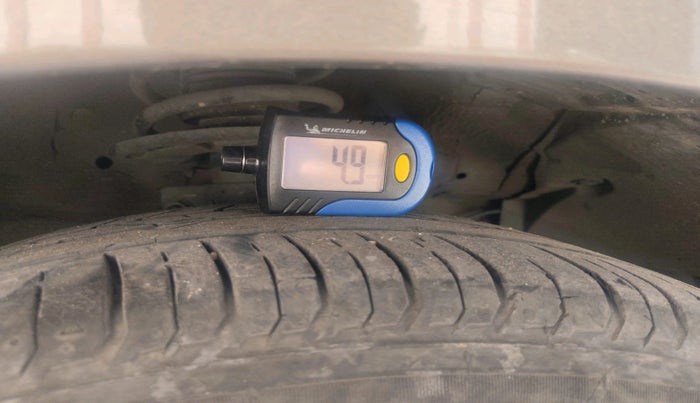 2018 Maruti Ciaz ALPHA  AT 1.5 SHVS PETROL, Petrol, Automatic, 1,18,745 km, tyre