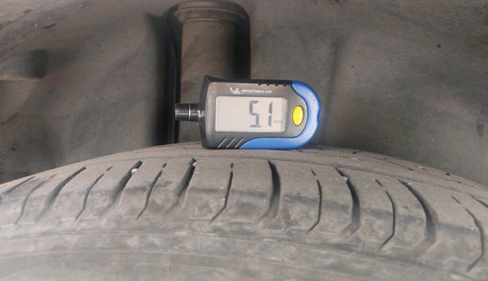 2018 Maruti Ciaz ALPHA  AT 1.5 SHVS PETROL, Petrol, Automatic, 1,18,745 km, tyre