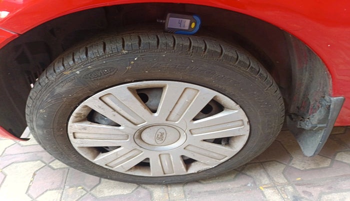 2011 Ford Figo ZXI 1.2 PETROL, Petrol, Manual, 1,21,930 km, tyre