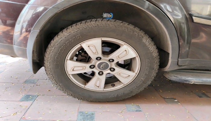 2013 Mahindra XUV500 W8, Diesel, Manual, 61,446 km, tyre