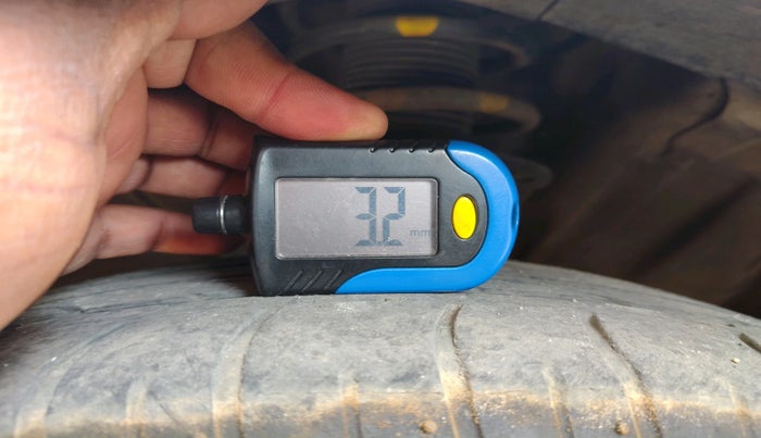 2018 Hyundai Creta SX AT 1.6 PETROL, Petrol, Automatic, 1,17,303 km, tyre