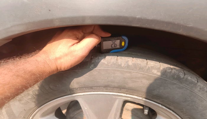 2016 Renault Lodgy 110 PS WORLD EDITION 8 STR, Diesel, Manual, 1,80,826 km, tyre