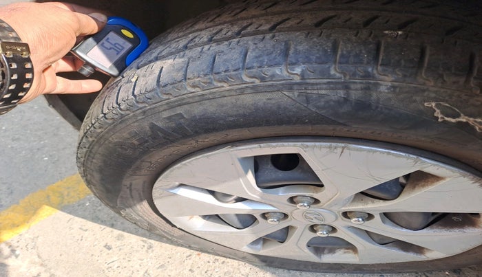 2015 Hyundai Xcent S 1.2, Petrol, Manual, 37,900 km, tyre