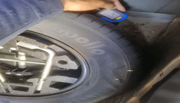 2021 Tata PUNCH CREATIVE  MT, Petrol, Manual, 7,746 km, tyre