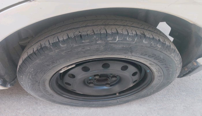 2016 Maruti Swift Dzire VDI, Diesel, Manual, 53,643 km, tyre