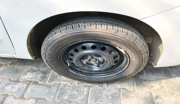 2016 Maruti Wagon R 1.0 VXI, Petrol, Manual, 66,899 km, tyre