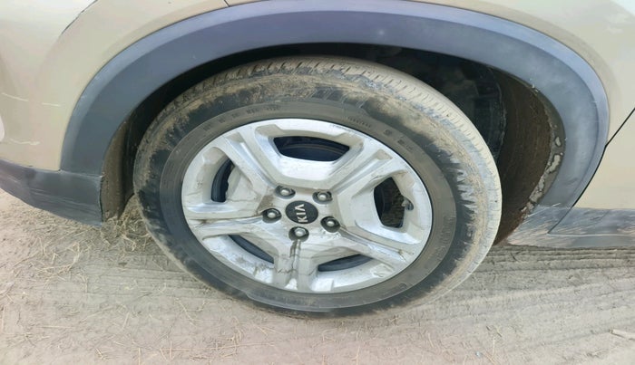 2020 KIA SONET HTK PLUS 1.2, Petrol, Manual, 34,799 km, tyre