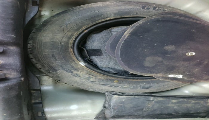 2020 KIA SONET HTK PLUS 1.2, Petrol, Manual, 34,799 km, tyre