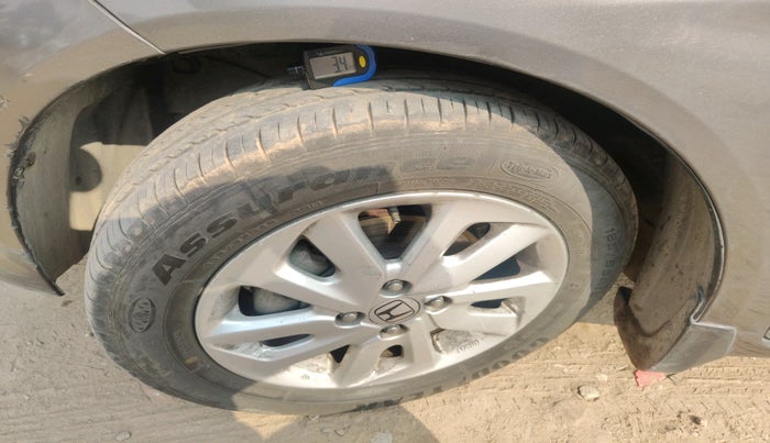 2015 Honda Mobilio 1.5L I-VTEC V, Petrol, Manual, 79,795 km, tyre