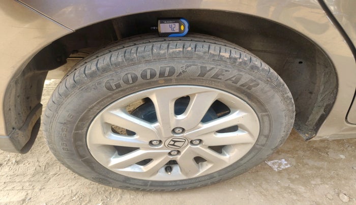 2015 Honda Mobilio 1.5L I-VTEC V, Petrol, Manual, 79,795 km, tyre