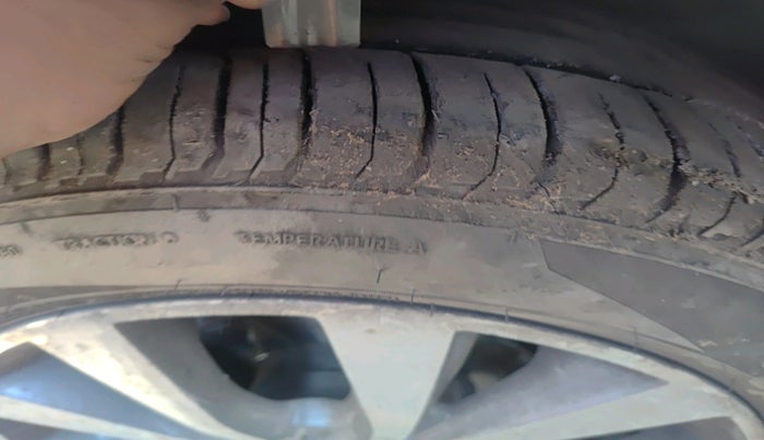 2013 Hyundai Verna FLUIDIC 1.6 VTVT SX, Petrol, Manual, 67,640 km, tyre