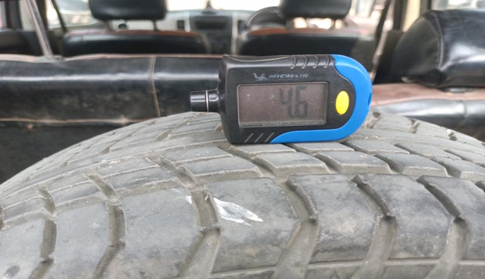 2015 Maruti Wagon R 1.0 LXI CNG, Petrol, Manual, 1,18,244 km, tyre