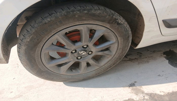 2019 Hyundai Elite i20 ASTA (O) CVT, Petrol, Automatic, 1,08,468 km, tyre