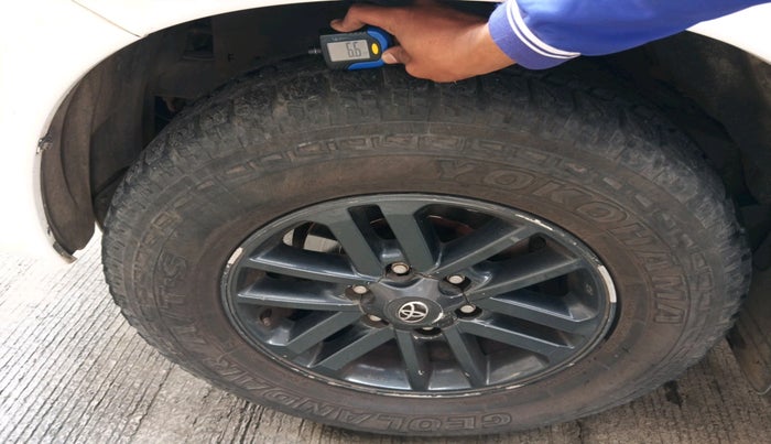 2015 Toyota Fortuner 3.0 4X2 AT, Diesel, Automatic, 1,73,127 km, tyre