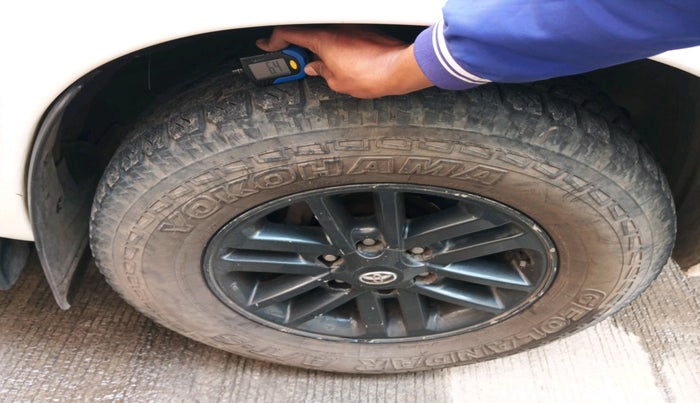 2015 Toyota Fortuner 3.0 4X2 AT, Diesel, Automatic, 1,73,127 km, tyre