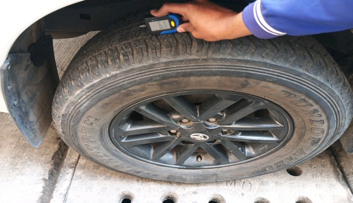 2015 Toyota Fortuner 3.0 4X2 AT, Diesel, Automatic, 1,73,127 km, tyre